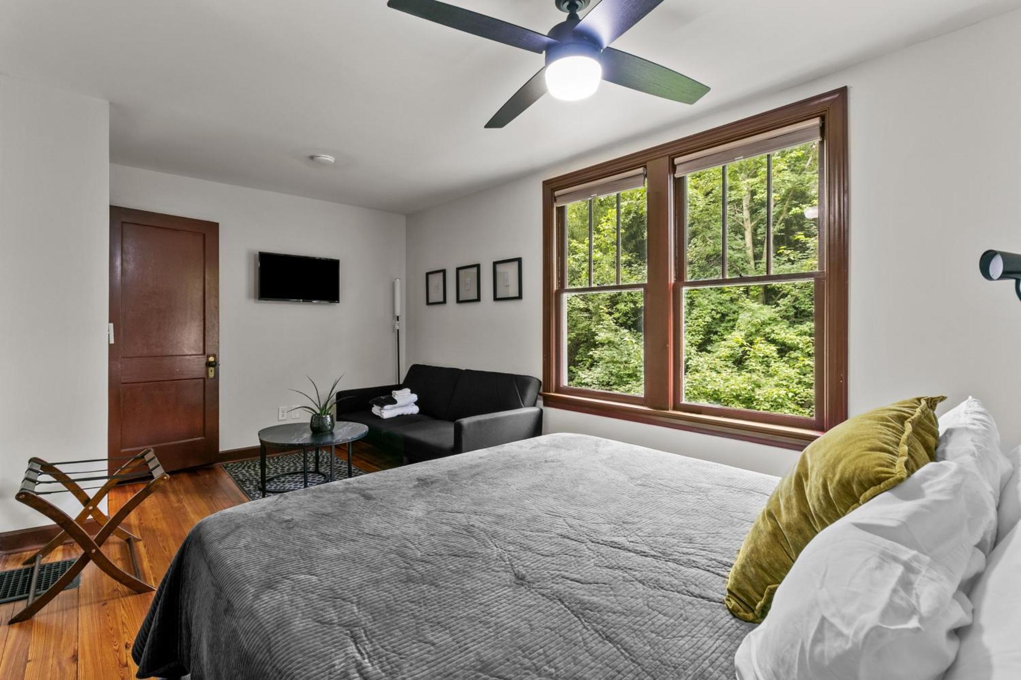 Holiday home Historic Hidden Gem - Downtown